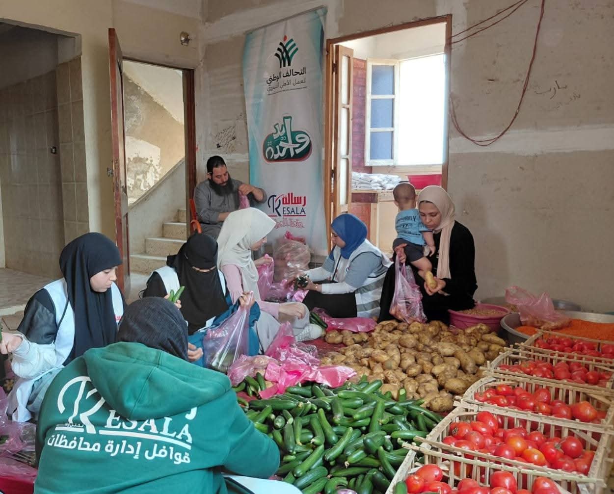 تقديم قافلة مساعدات متكامله لأهالي أبو حمص